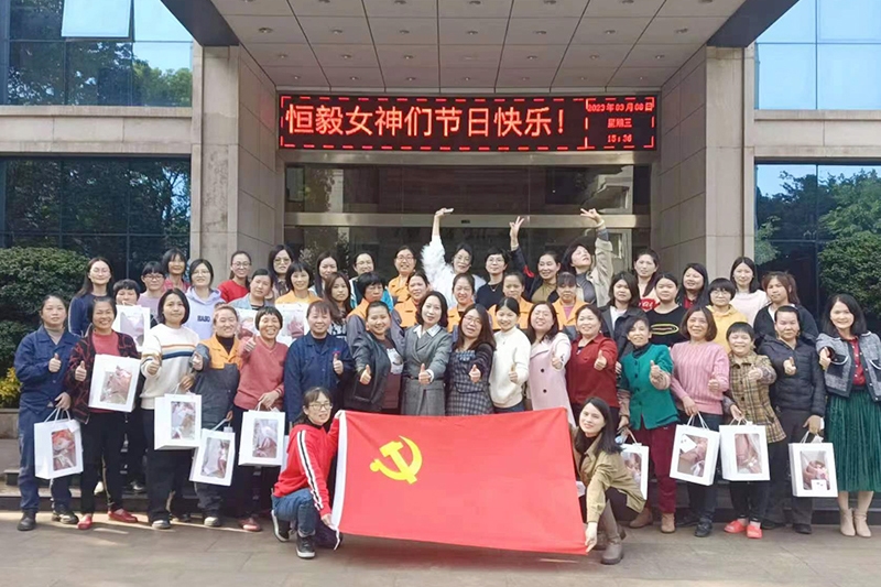 三月與你皆是最好的風(fēng)景，是公主、是女神、是女王，更是你自己?。?！